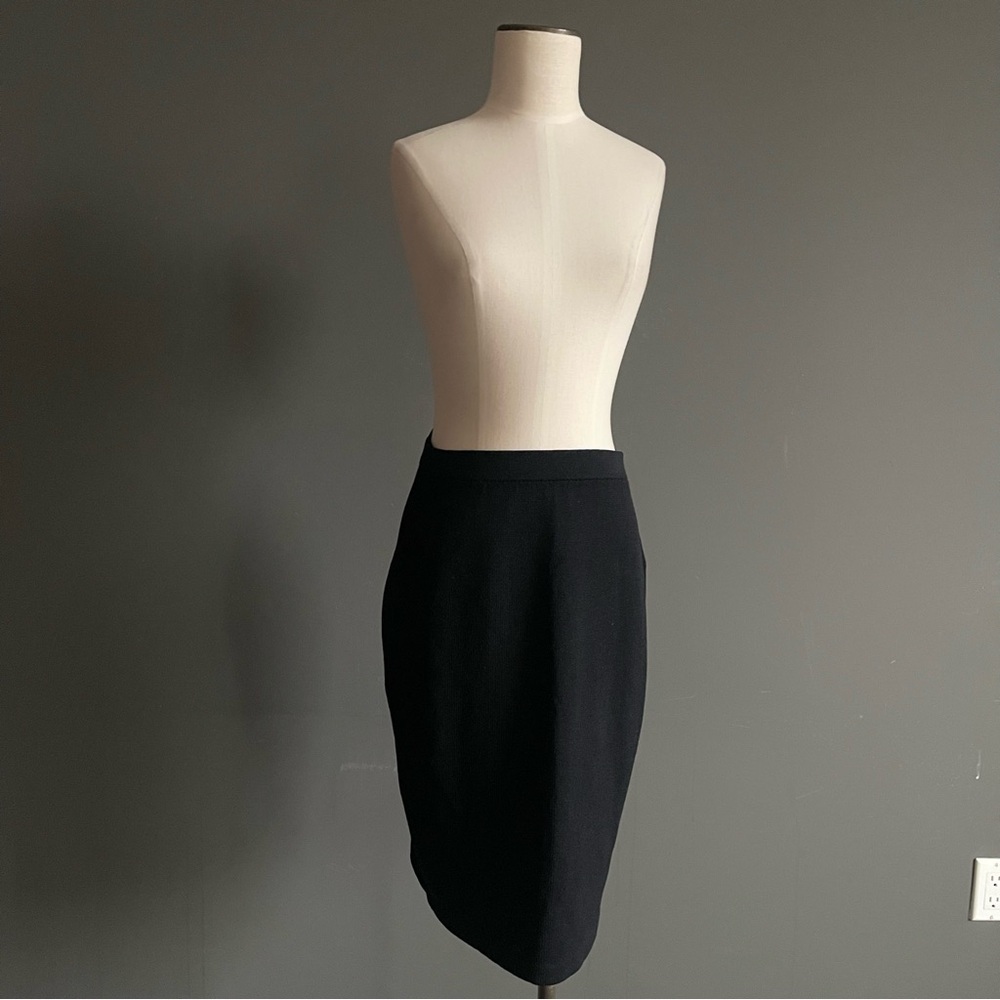 St John Basics Black Knit Wool Pencil Skirt Minimal Quiet Luxury USA 6 Parisian